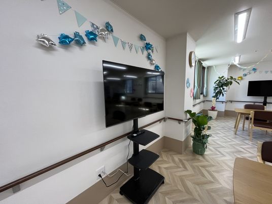 ラウンジのテレビ