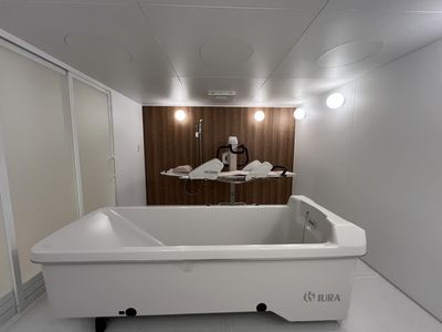 広々とした浴室