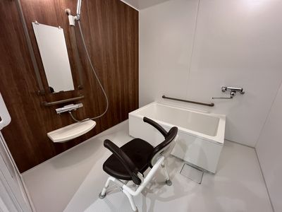 広々とした浴室