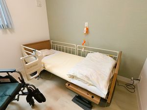 優しい色調の居室