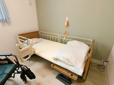 優しい色調の居室