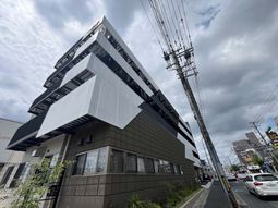 モダンな建物の外観