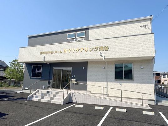 エントランスの外観
