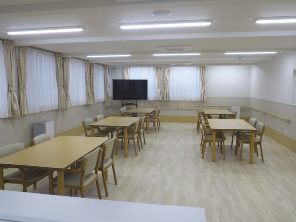 広々としたダイニングルーム
