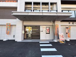 建物の正面入口  