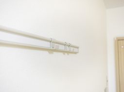 壁のフック
