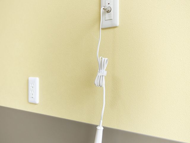 呼び出しボタンです 居室 壁に取り付けられた呼び出しボタンです。機能的でシンプルなデザインが特徴です。