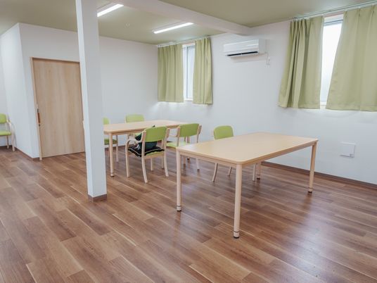 日差しが入る明るい空間