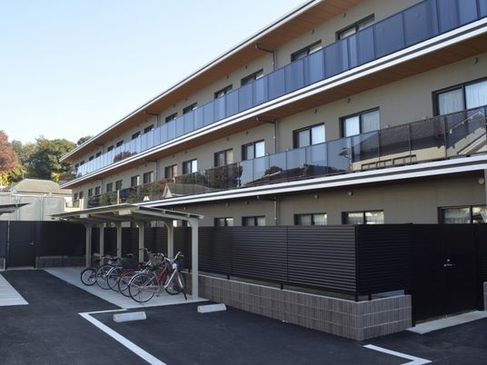 落ち着いた居住環境の建物