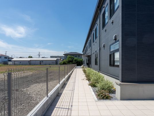 外観の小道と建物