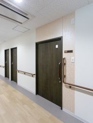 手すりのある廊下