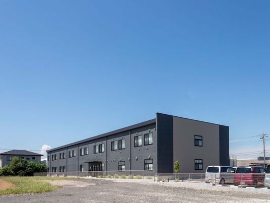 爽やかな建物の外観