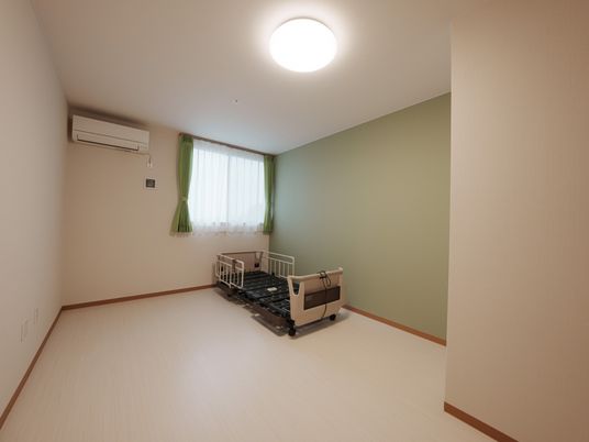 落ち着いた雰囲気の居室