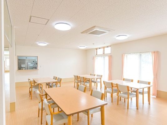 明るい食堂  
