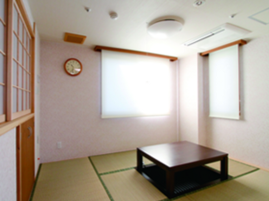 落ち着いた雰囲気の居室