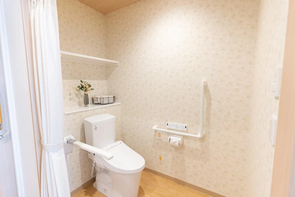 広々としたトイレ空間