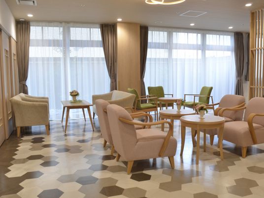 自然光が差し込むリビング