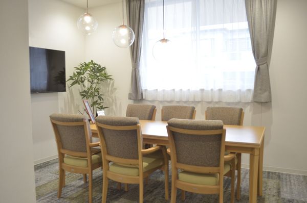 日差しが差し込む部屋
