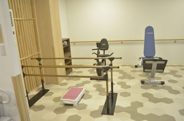 運動器具が揃った室内