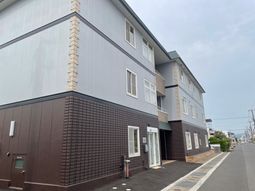落ち着いた雰囲気の外観