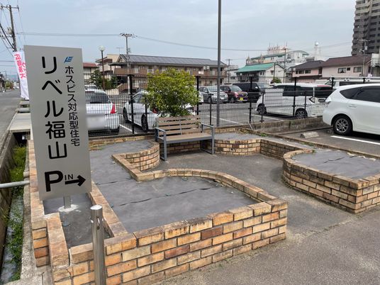 施設の入り口付近