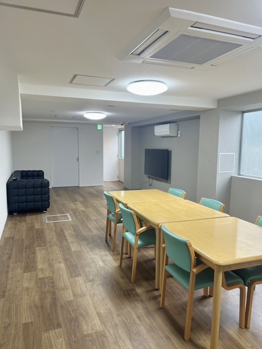 自然光の明るい部屋