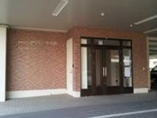 施設の正面玄関  