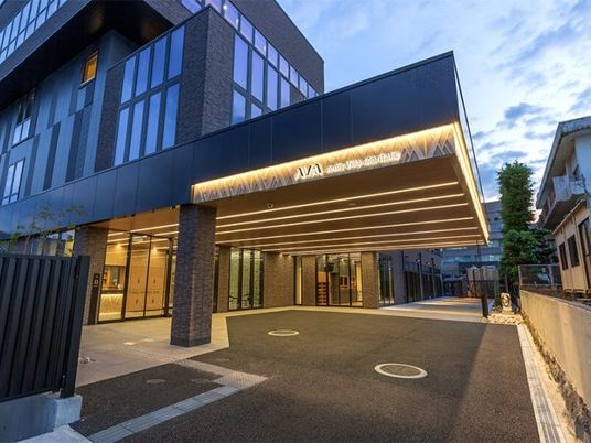 モダンな建物の外観  