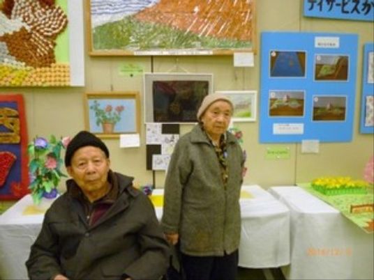 入居者と展示活動