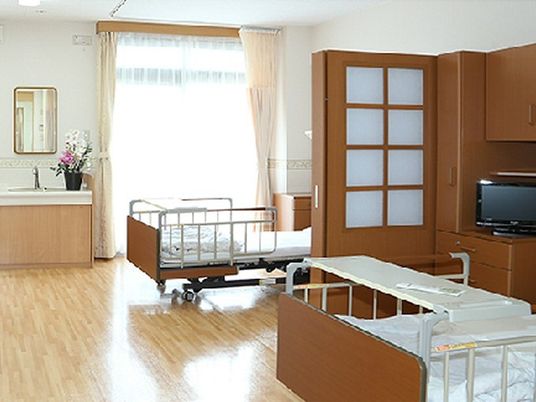 明るい居室の様子