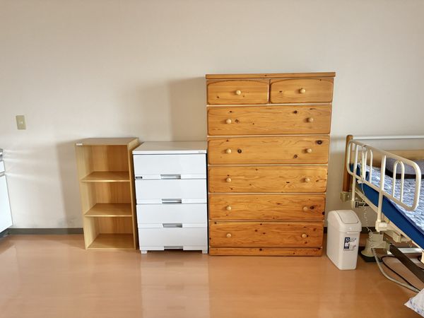 落ち着いた色合いの居室