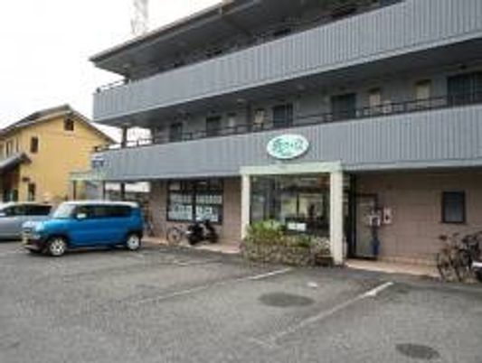 建物正面の外観  