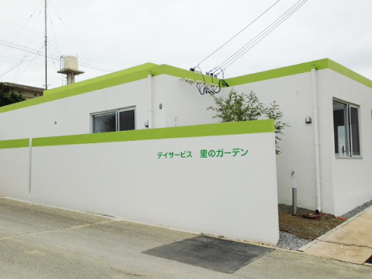 外観の建物正面  