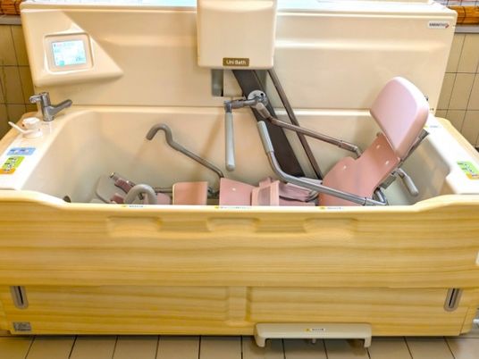入浴用リフト付き浴槽  