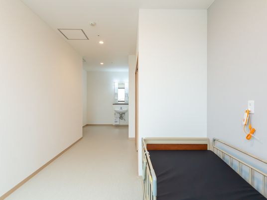 明るい居室の一部