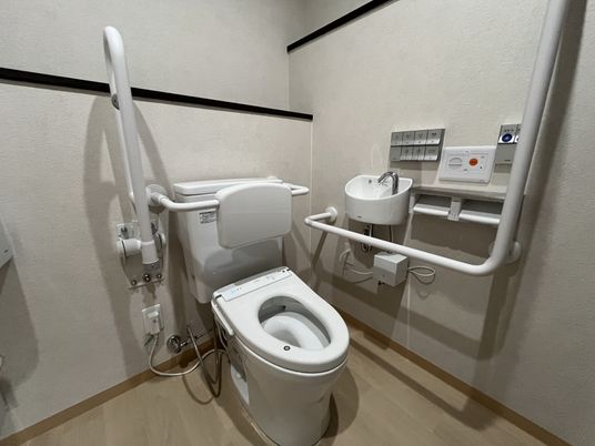 安全な設備が備わるトイレ