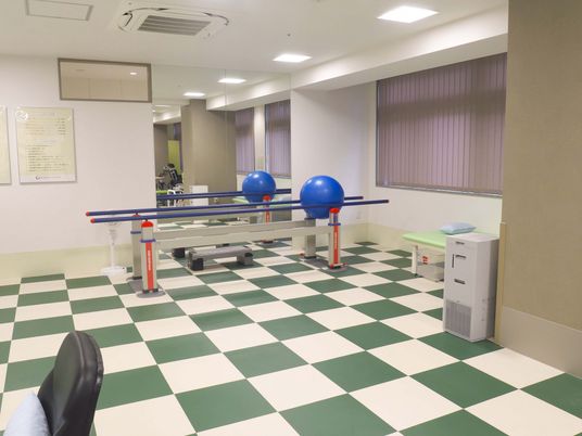 トレーニング設備が整った機能訓練室