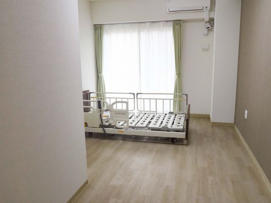 ベッドのある居室