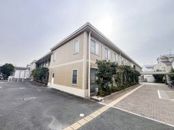広々とした建物の外観