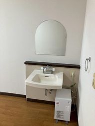 シンプルな洗面台