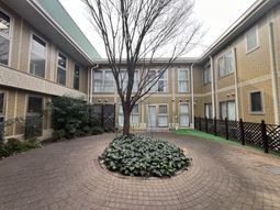 開放的な空間の中庭