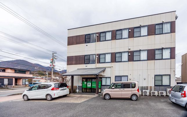 3階建ての建物外観
