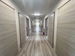 広々とした廊下