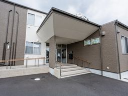 広い出入口のエントランス