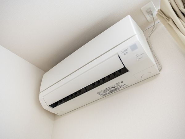 壁に設置のエアコン