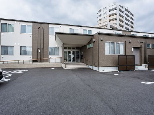 入り口のある建物