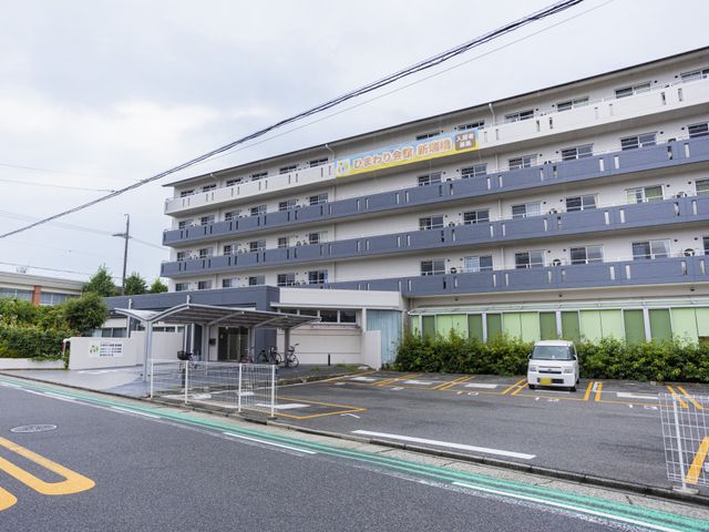 周囲の道路と建物