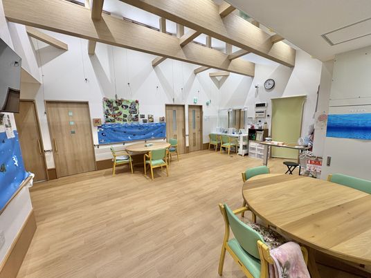 多用途な明るい部屋