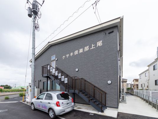 外観と階段の建物  