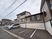 静かな住宅街の外観